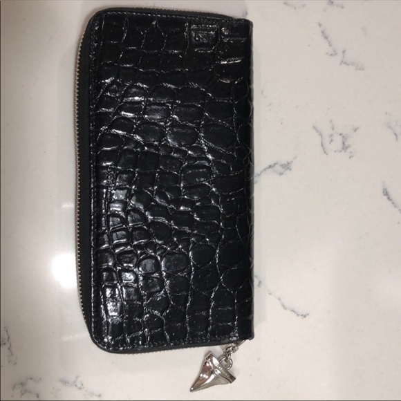 Givenchy NEW wallet black patent leather shark tooth zip continental wallet NWOT - Picture 10 of 17